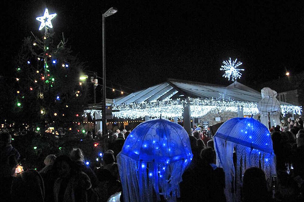 Cornwall Christmas events near our holiday cottages: Looe's BIG Festive Weekend
