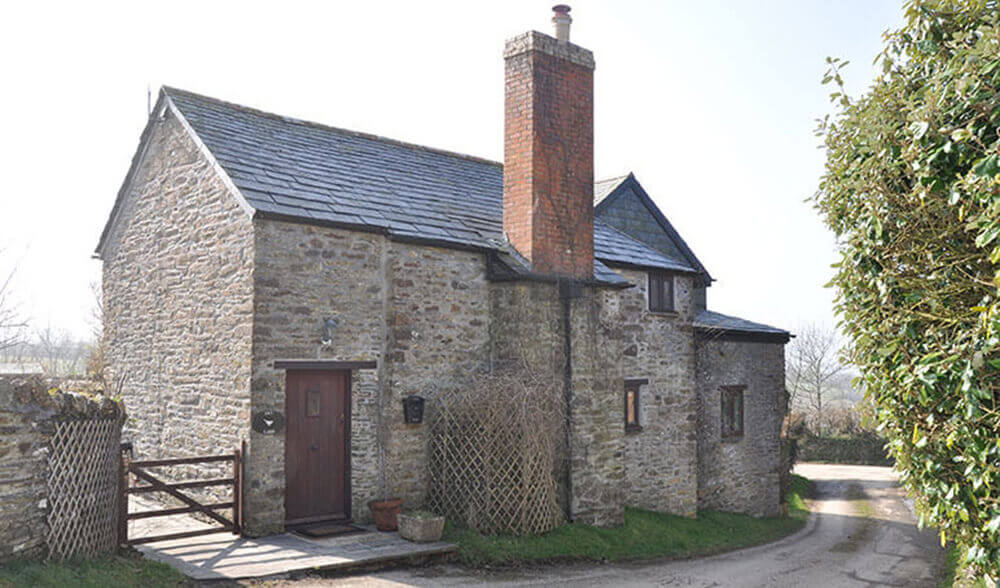 Christmas Cottages: Sky Lark is a traditional spacious cottage, with a wealth of features