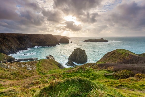 Clean air, a mild climate, quiet roads, uncrowded beaches and beautiful crisp walks are just a few reasons why a Lizard Peninsula winter break is wonderful. If you need more convincing, just read on! 