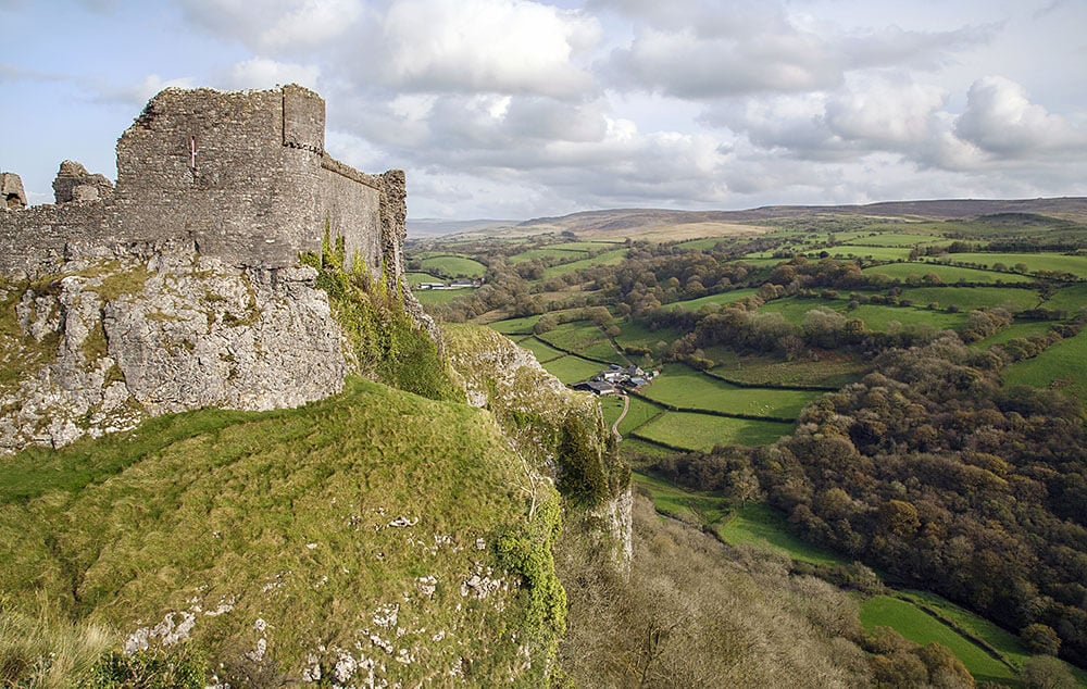 South Wales holiday cottage: Carreg Cennen Castle