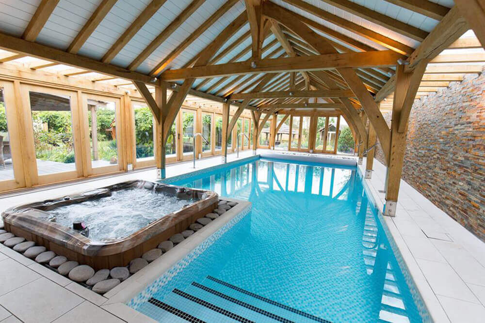 Hot tub cottages: Henfield Barn, South Gloucestershire