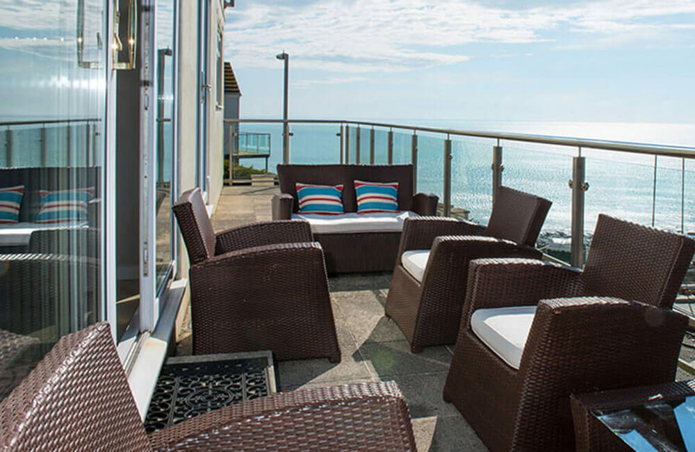 South Cornwall holiday: Looe Island View, Staycation Holidays