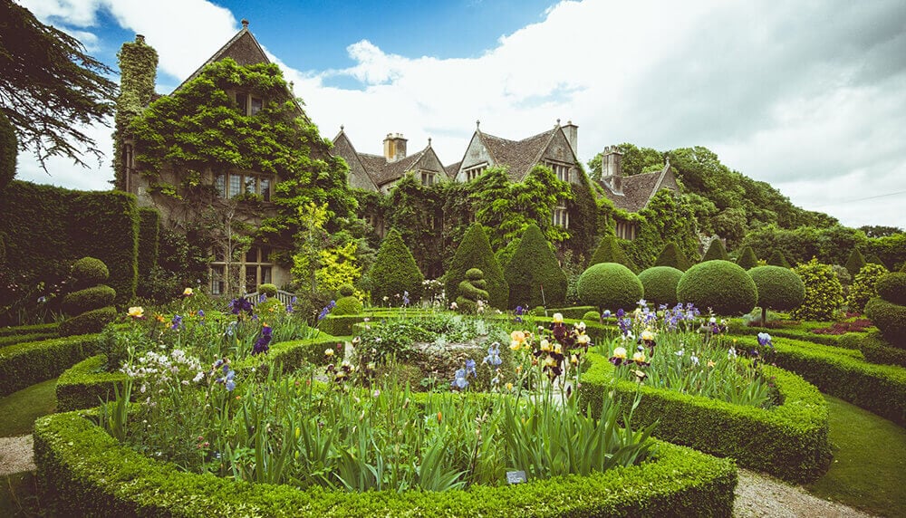 best gardens in the Cotswolds: Abbey House Gardens