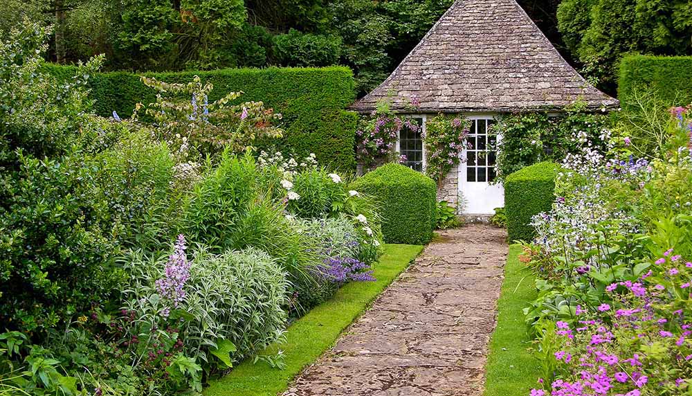 best gardens in the Cotswolds: Rodmarton Manor