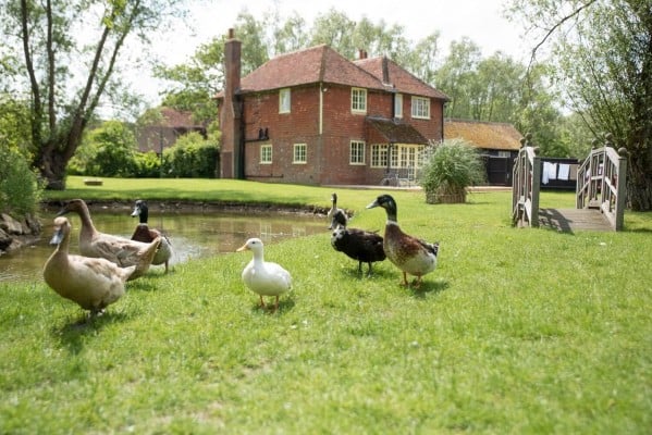 Farm holidays are a fulfilling (and fun!) holiday experience for kids and grown ups alike. At Staycation Holidays, our farm cottages offer more than just a place to stay… Take a step back in time and check out these top five picks!